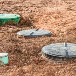 Zbiornik betonowy na ścieki – na co zwrócić uwagę przed zakupem dla nowego domu